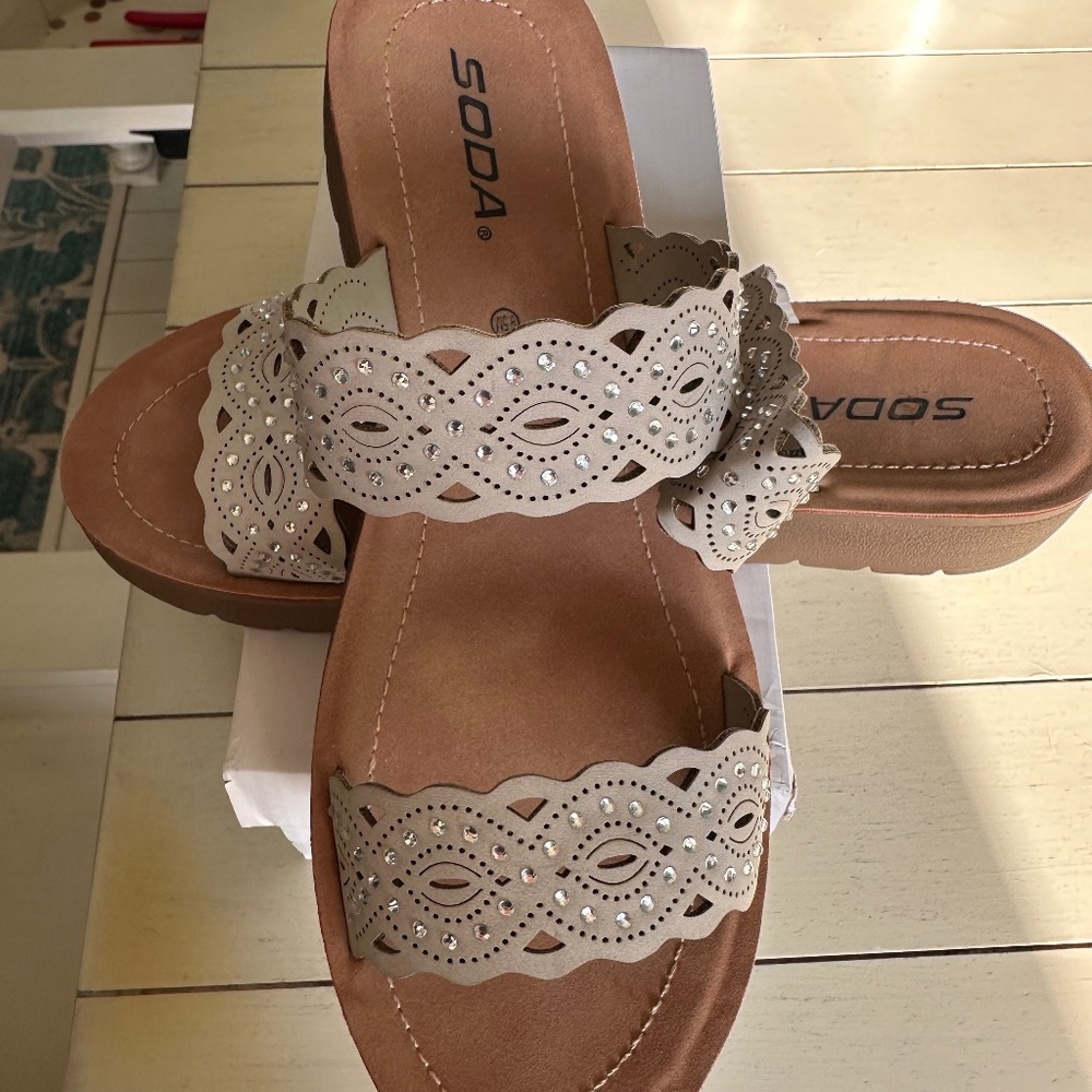 Woman’s Sandals